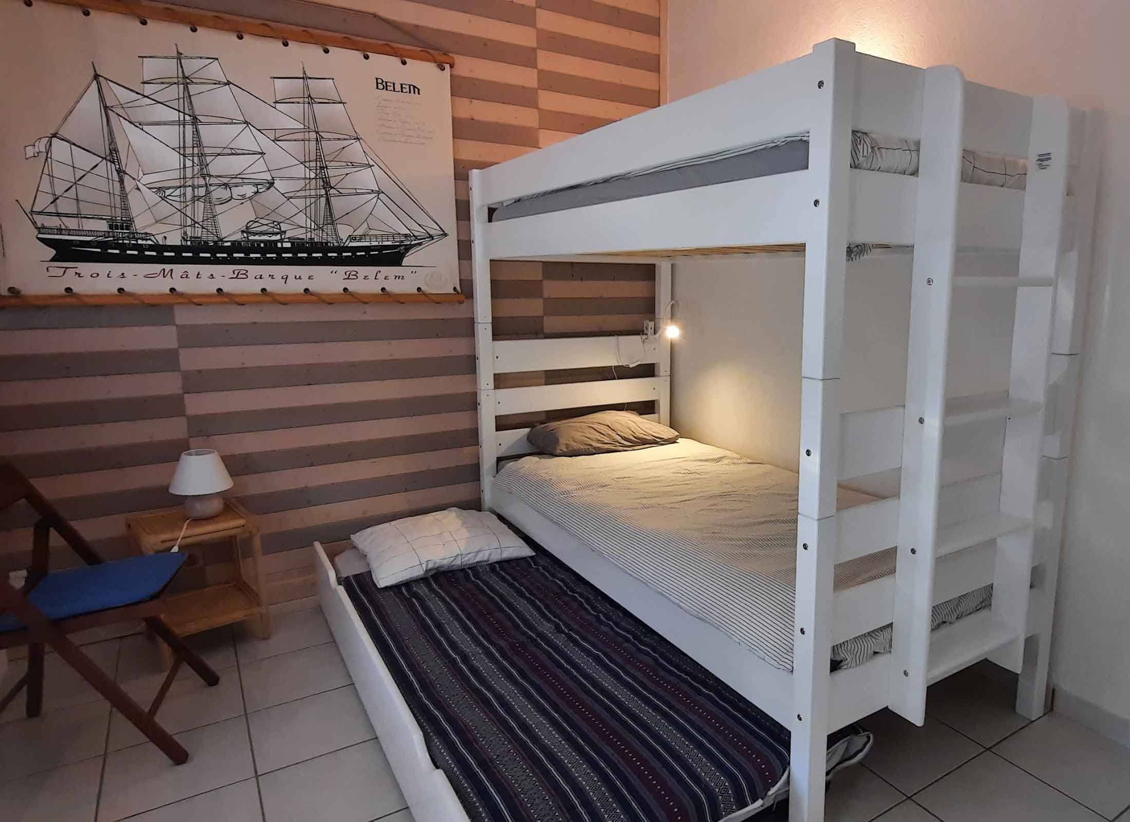Pack lit superposé haut Alto avec sommier gigogne + 3 matelas Feevah & Douro