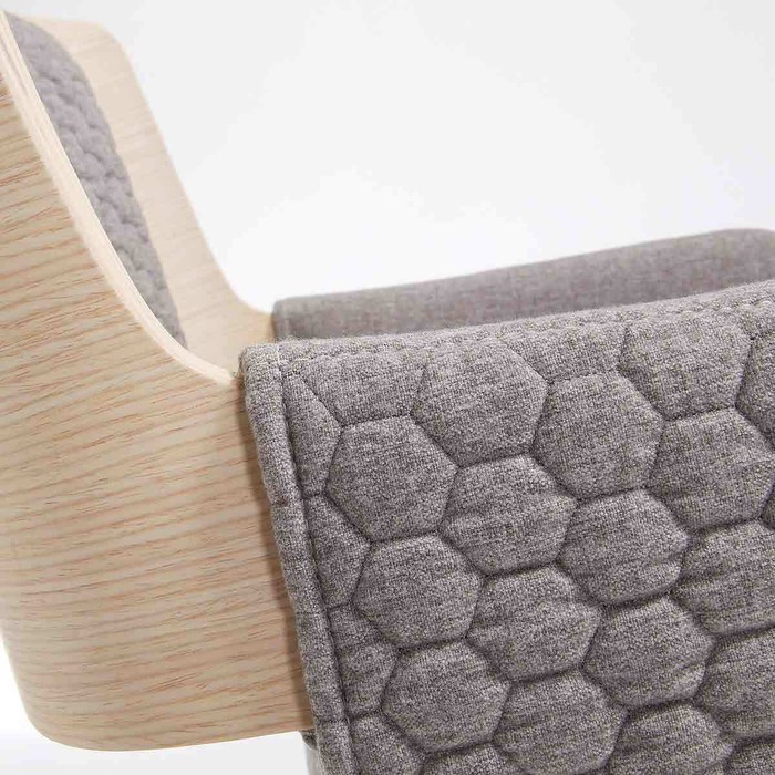 fauteuil de table scandinave bois et tissu gris lydia détail accoudoirs
