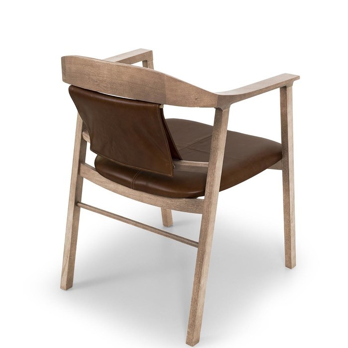 Chaise design en cuir