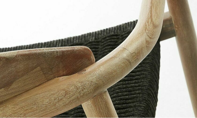 fauteuil design en bois eucalyptus assise coloris gris modele gina dtail structure en eucalyptus