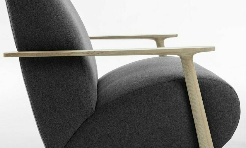 fauteuil scandinave en frne massif et tissu polyester ash gris anthracite